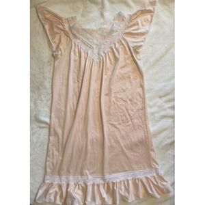 Vintage peach nightgown with lace trims and ruffle hem, size M